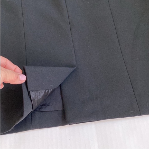 Hugo Boss Virona Pencil Skirt
Black basic business office classic size 6 - Picture 7 of 15